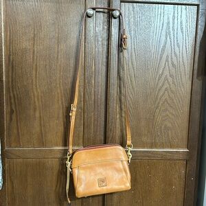Dooney Bourke Cameron crossbody purse